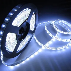 Bande LED avec batterie &eacute;lectrique 12 V